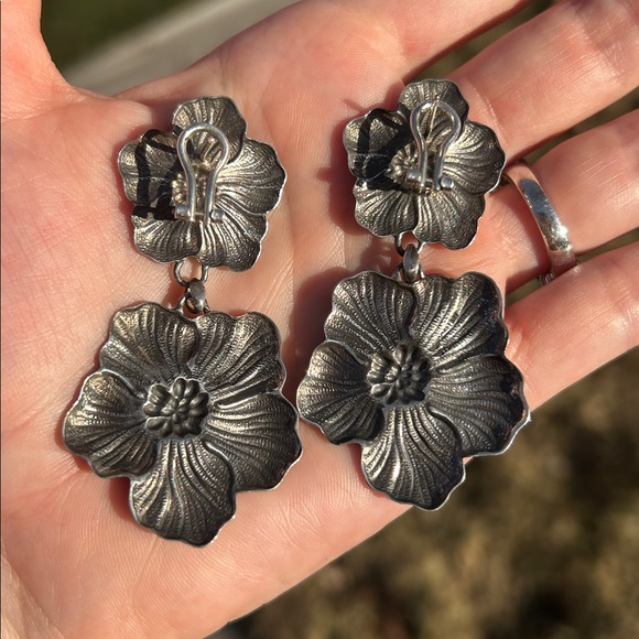 Buccellati Gardenia Flower Drop Earrings – Sterling Silver Floral Vintage Style - Picture 3 of 7